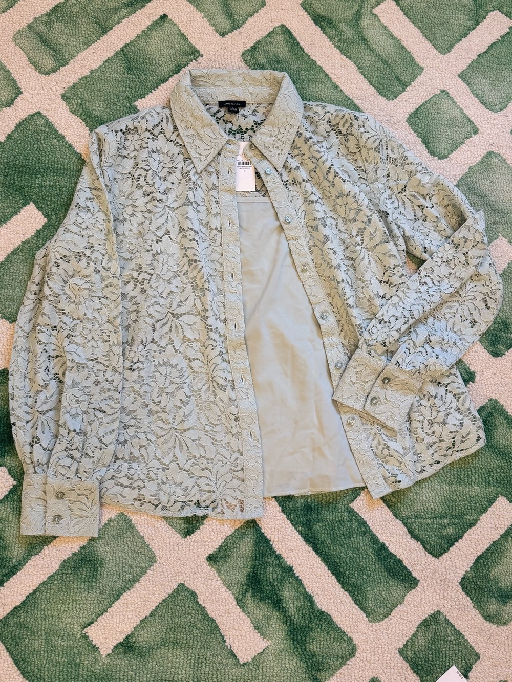 NWT Ann Taylor lace shirt with matching cami Size Small - Picture 3 of 8